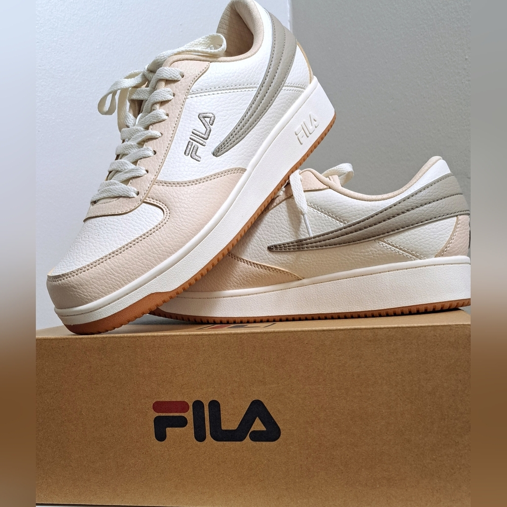 FILA A LOW CASUAL MENS SNEAKERS NWBOX SIZE 10.5 US/ 44 EUR COLOR BLEACHED SAND